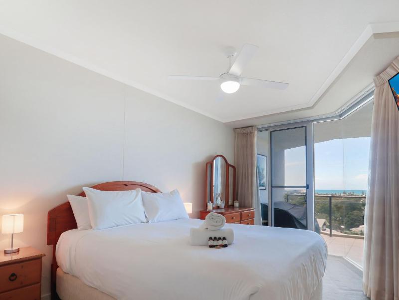 Points North Unit 507 - Caloundra - image 2