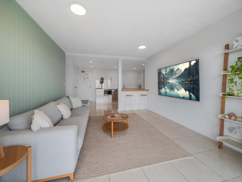 Oceanic Apt Unit 8 - image 5