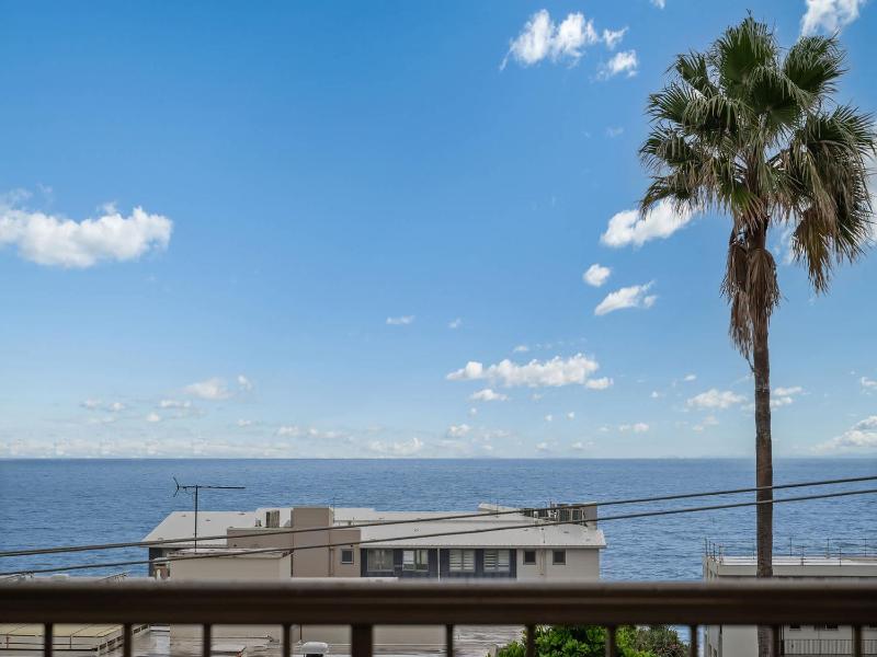 Oceanic Apt Unit 8 - image 2