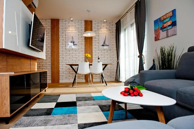 One-Bedroom Apartment with Balcony - Ogrodowa 136/A3 Street image 1