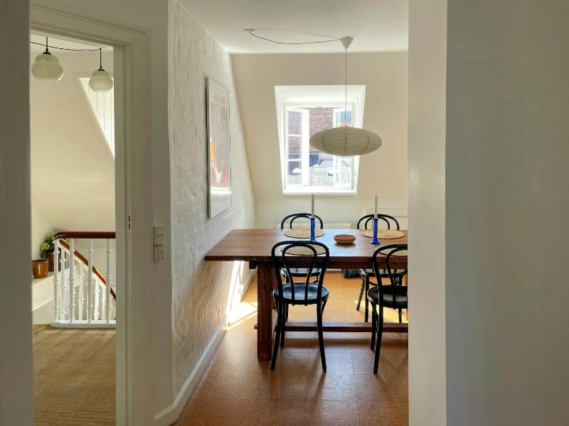 Attic flat from 1773 with views over Nyhavn - image 14