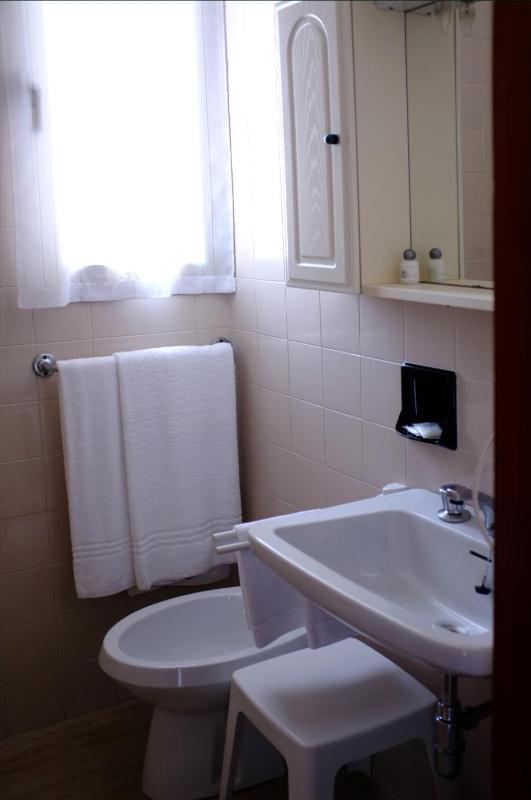 Double Room image 4