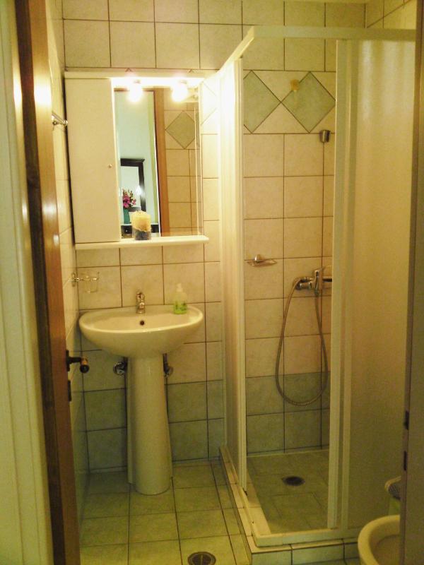 Double Room image 3