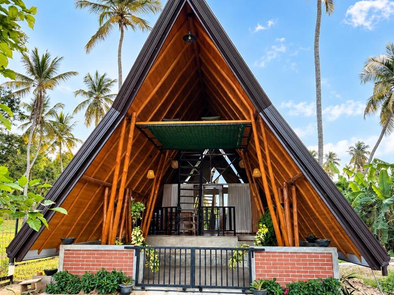 Private Ricefield Cabana near Tangalle with Net Bed - image 1