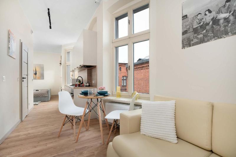 Przytulne Studio w Kamienicy Blisko Rynku by Noclegi Renters - image 9