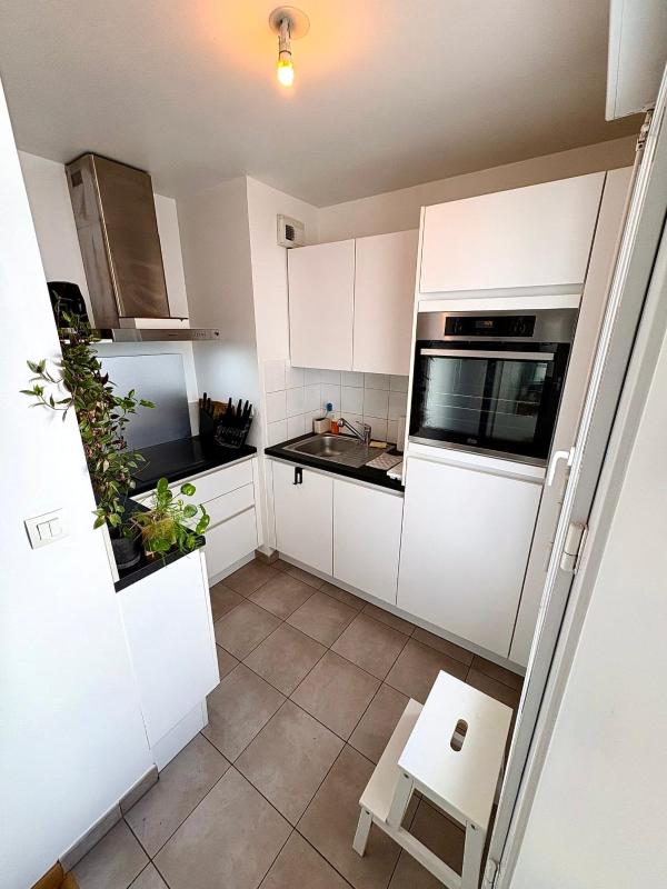 Apartment with balcony near Nantes train station - image 12