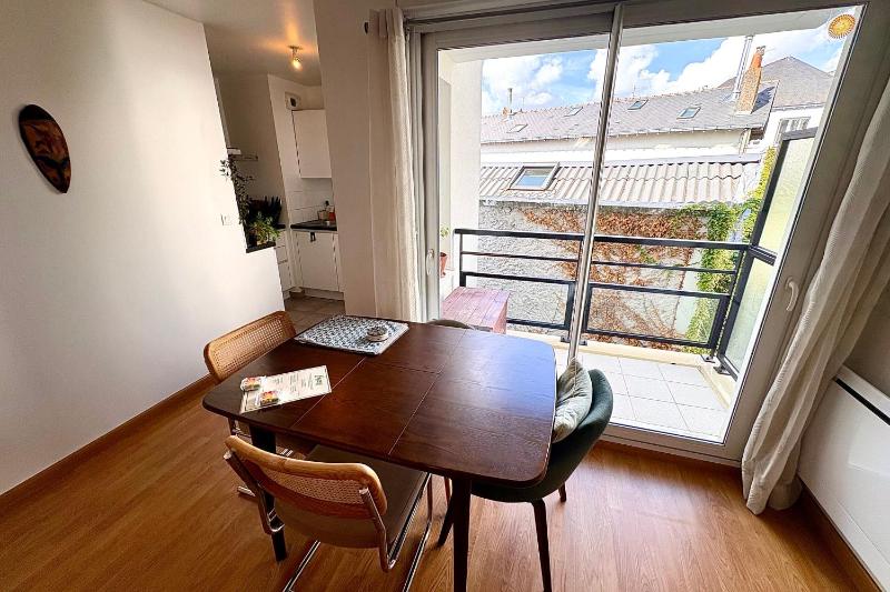 Apartment with balcony near Nantes train station - image 16