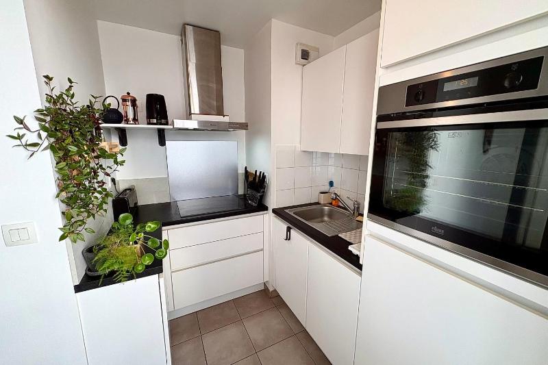 Apartment with balcony near Nantes train station - image 2