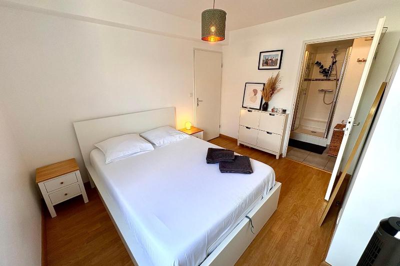 Apartment with balcony near Nantes train station - image 9