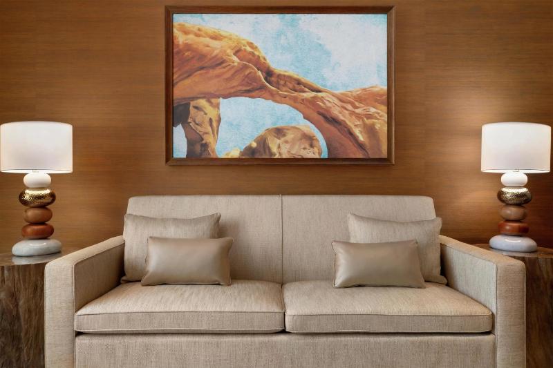 Hoodoo Moab Curio Collection By Hilton - image 37
