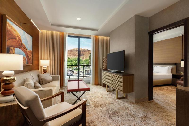 Hoodoo Moab Curio Collection By Hilton - image 33