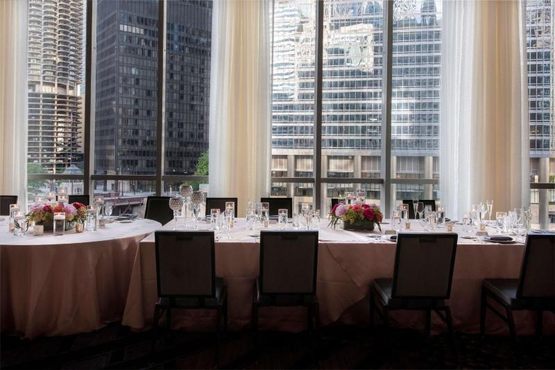 LondonHouse Chicago Curio Collection by Hilton - image 6