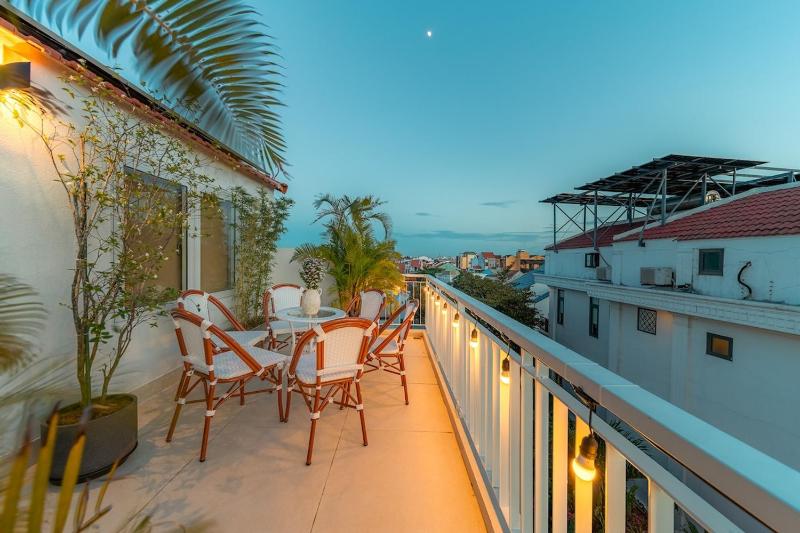 New 5BR Private Pool Villa Near Old Town - image 8
