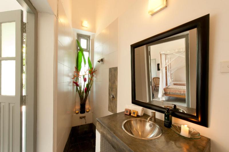3BR Villa in Galle Fort Pool Roof Terrace - image 14