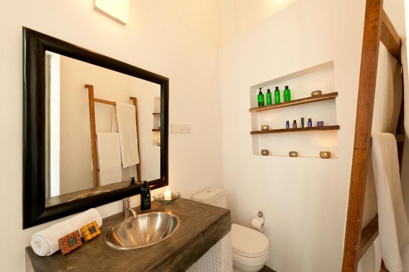 3BR Villa in Galle Fort Pool Roof Terrace - image 12