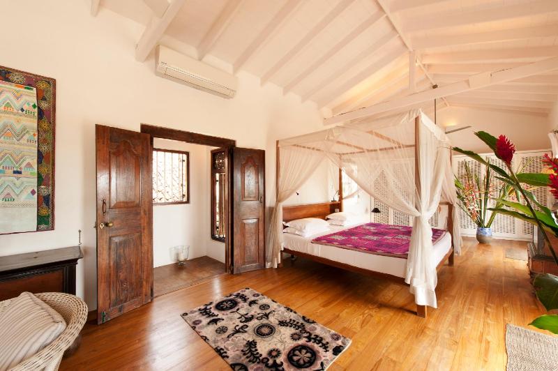 3BR Villa in Galle Fort Pool Roof Terrace - image 8
