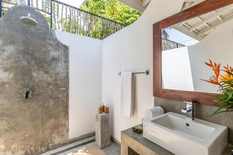 Wijaya Giri walkable to beach pool chef - image 8