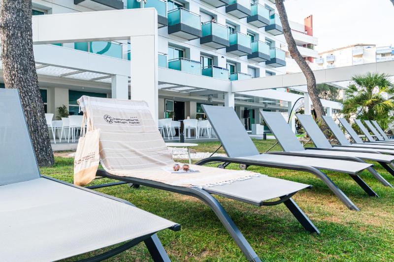 International Beach Hotel - image 46