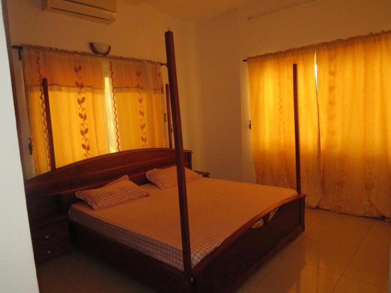 Urban Serenity 3 bedrooms and bathrooms - image 12