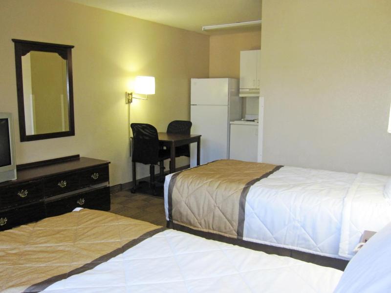 Studio with 2 Twin Beds - Non-Smoking image 3