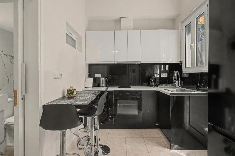 Colonus Apartment - image 8