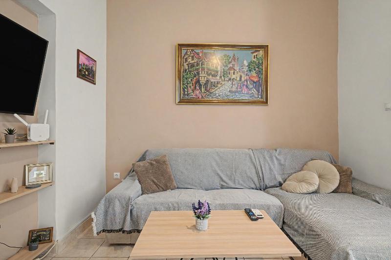 Colonus Apartment - image 1