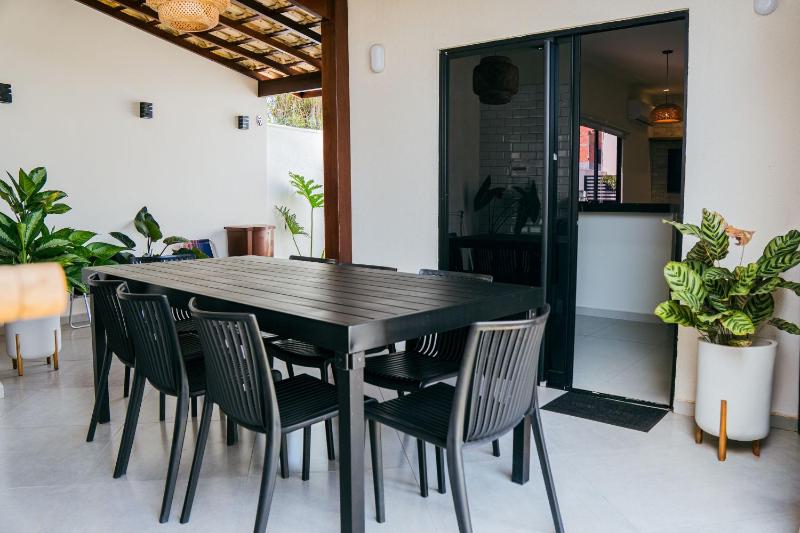 Casa com Piscina Churrasqueira Quadra e Lagoa - image 22