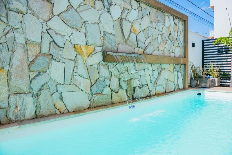 Casa com Piscina Churrasqueira Quadra e Lagoa - image 35