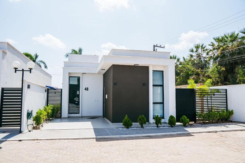Casa com Piscina Churrasqueira Quadra e Lagoa - image 39