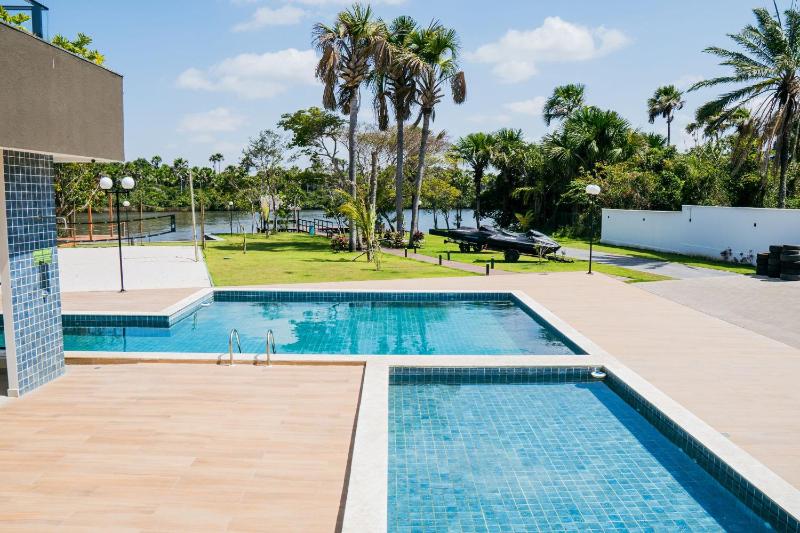 Casa com Piscina Churrasqueira Quadra e Lagoa - image 25