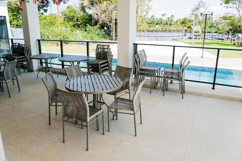 Casa com Piscina Churrasqueira Quadra e Lagoa - image 24