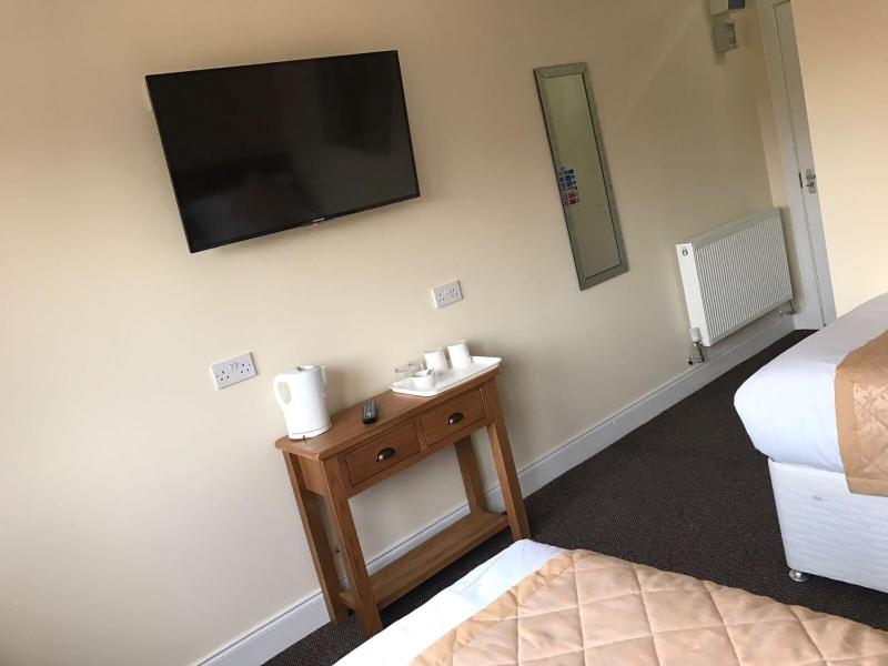 Accessible Triple Room image 1