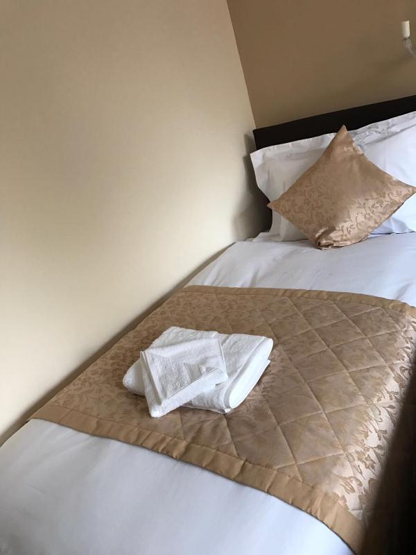 Accessible Triple Room image 3