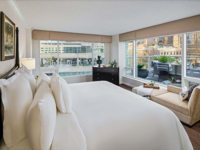 Fairmont Waterfront - image 6