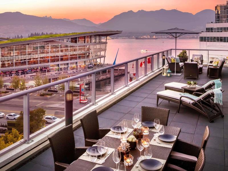 Fairmont Waterfront - image 2