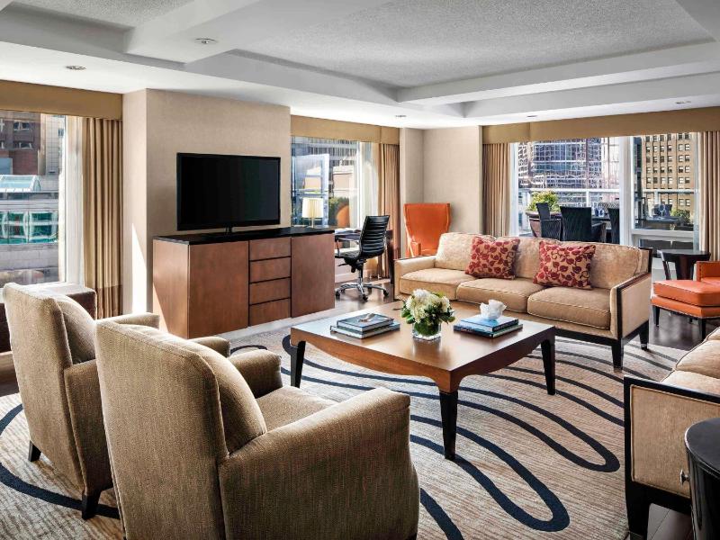 Fairmont Waterfront - image 3