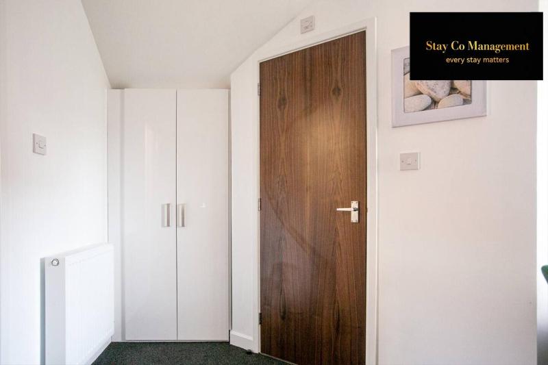Serviced apartments Opposite Leicester Railway Station - By StayCo - image 36