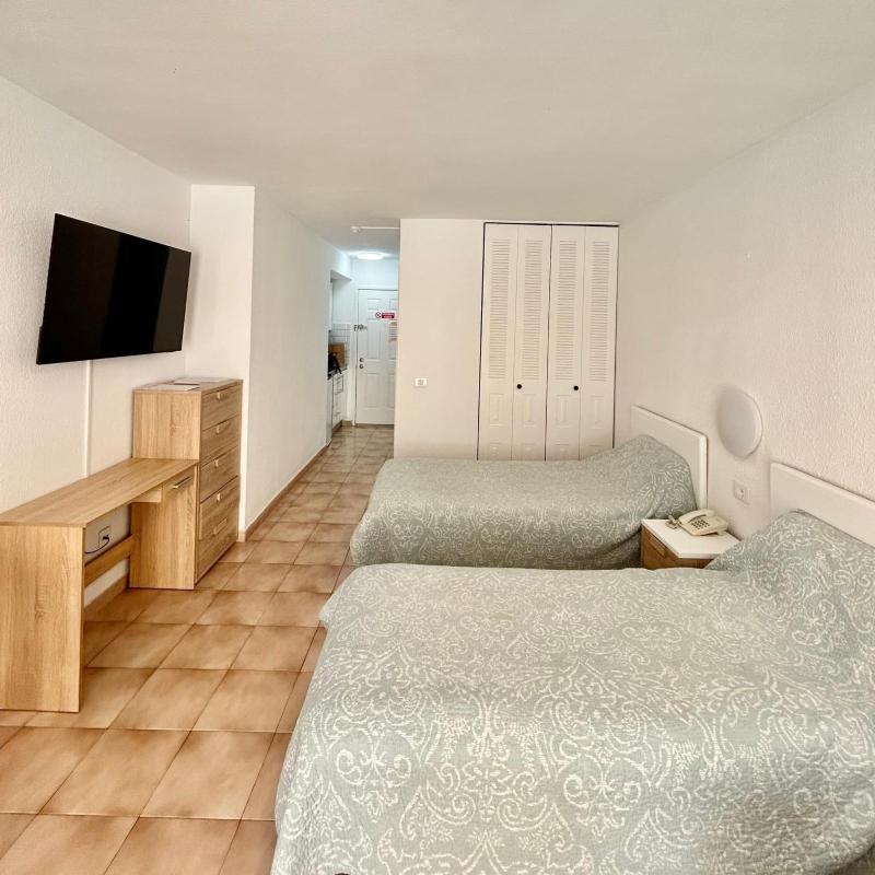 Pool View Studio Apartment Ref C015 - image 10