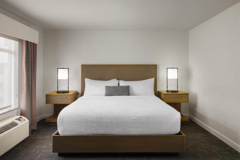 Best Western Premier Houston Downtown/Convention Center Hotel - image 6