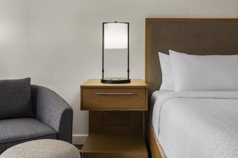 Best Western Premier Houston Downtown/Convention Center Hotel - image 11