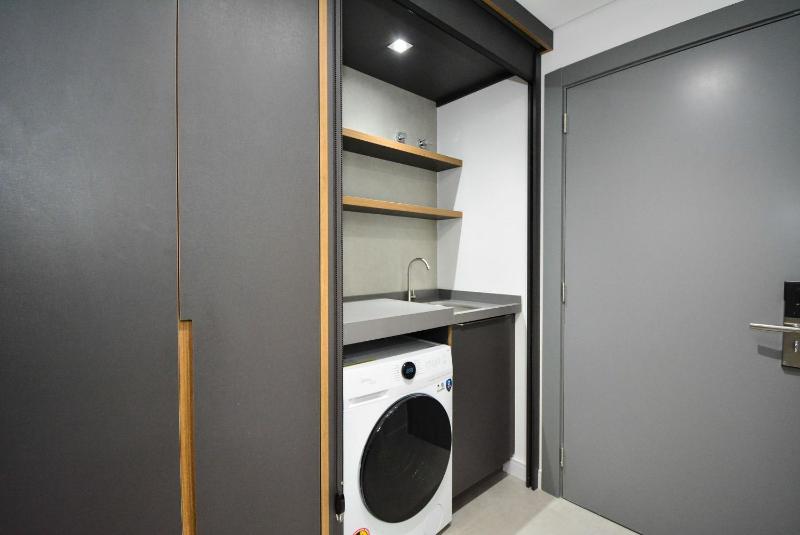 Studio com garagem em frente a UFSC e HU - 215R - image 11