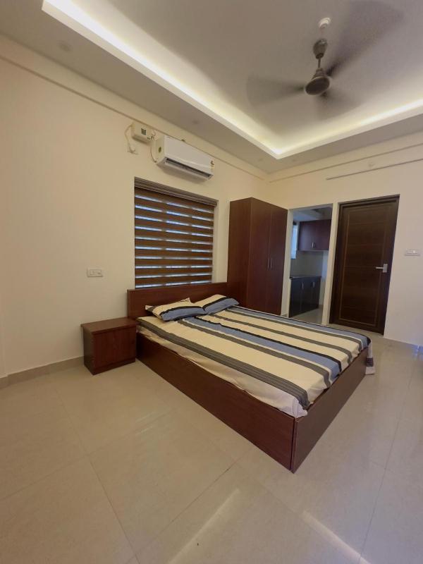 Vincis Luxury AC room very near Guruvayoor Temple - image 1