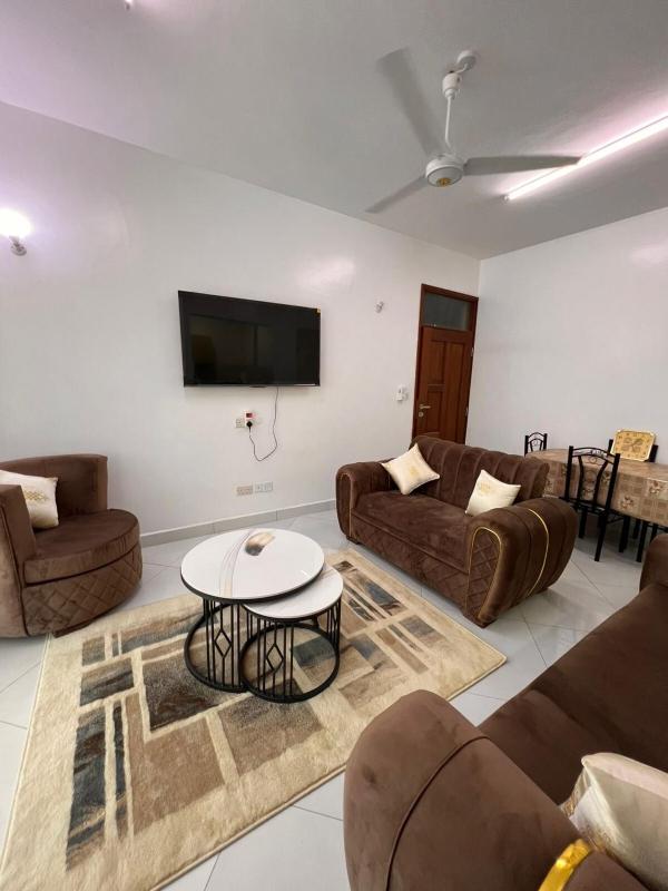 Modern 2BR Apartment in Mombasa Town Ganjoni - image 1