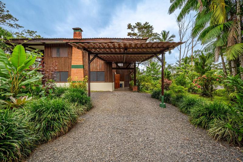 Lush Jungle Home w/ Chemical-Free Pool & Bar! - image 12