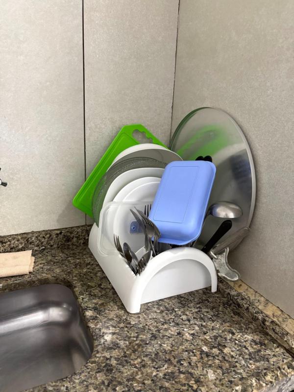 Hospedagem Deoli - suítes cozinha compacta - image 40