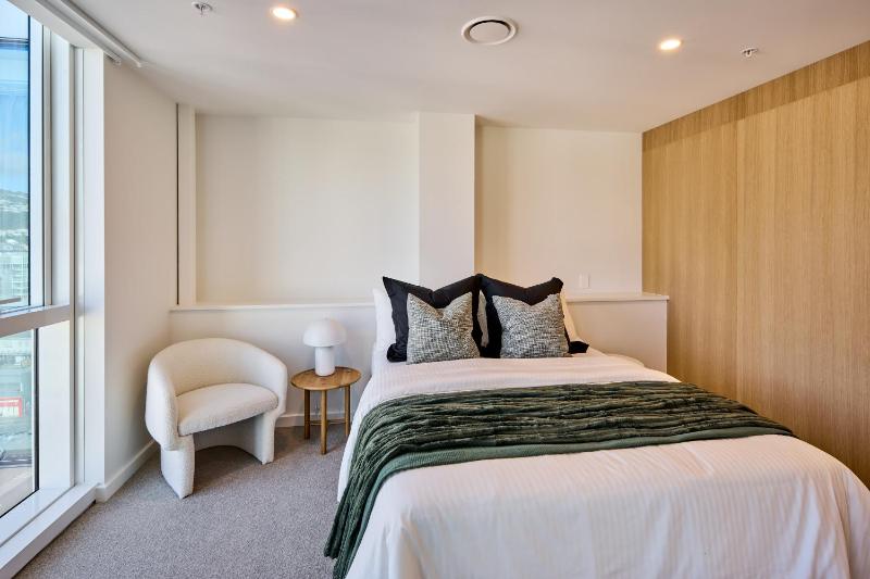 Central Te Aro 2BR with Balcony & City Views - image 2