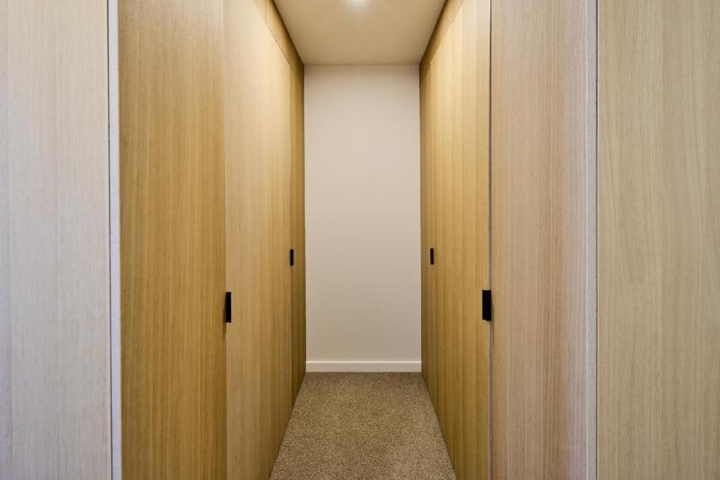 Central Te Aro 2BR with Balcony & City Views - image 11
