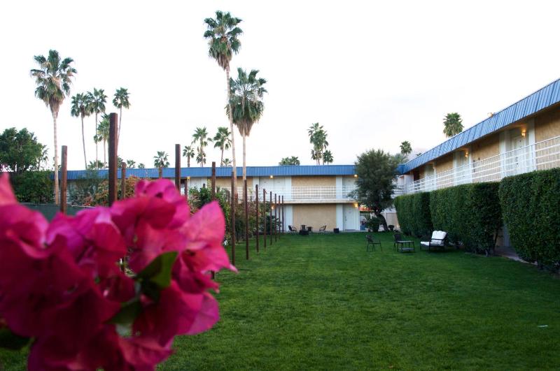 Delos Reyes Palm Springs - image 21