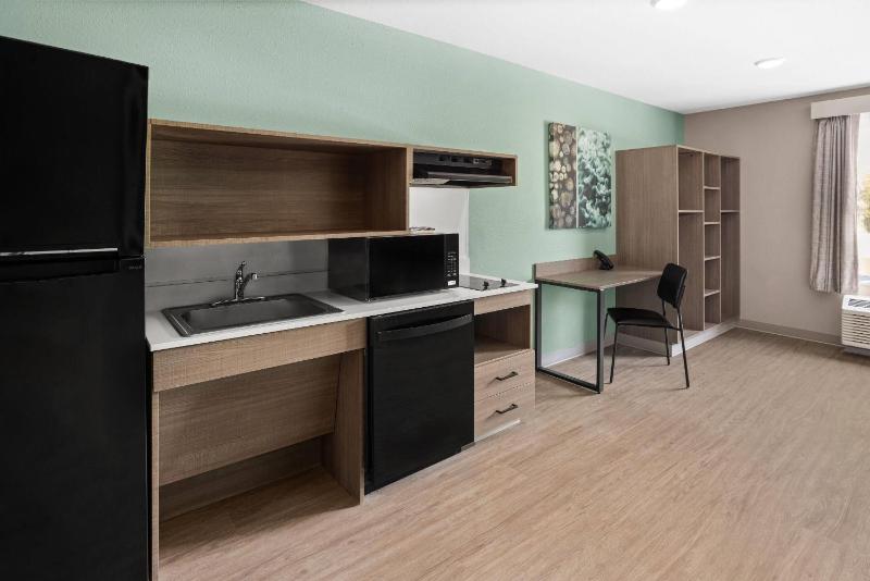 ECHO Suites Extended Stay by Wyndham Savannah Pooler - image 9