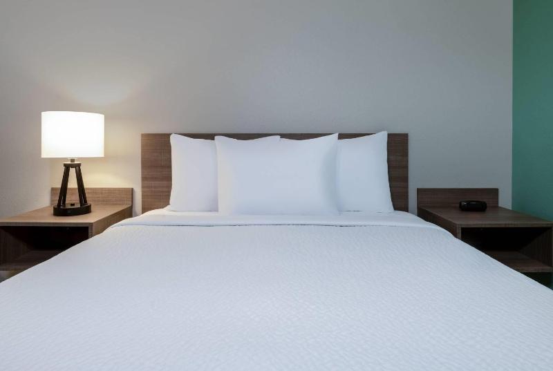 ECHO Suites Extended Stay by Wyndham Savannah Pooler - image 18